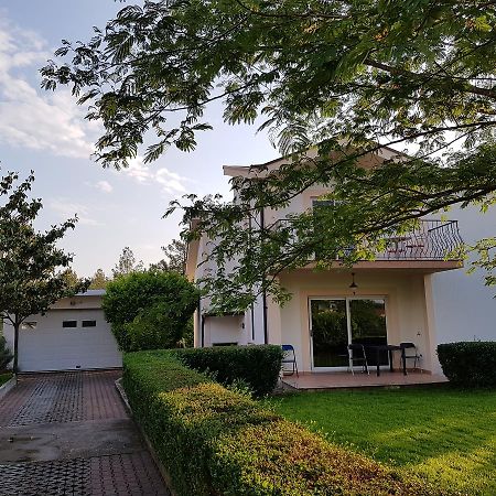 Guest House Kravica ยูบุสกี ภายนอก รูปภาพ