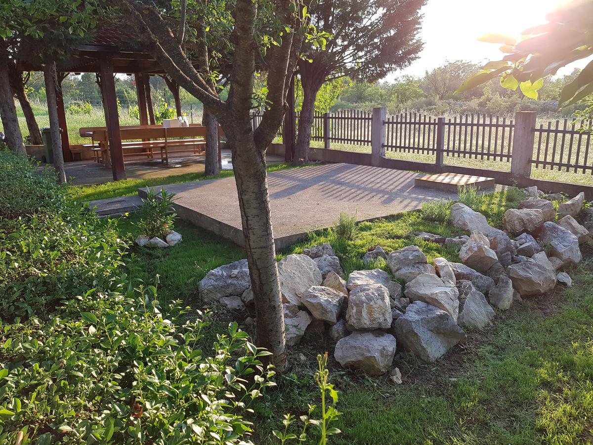 Guest House Kravica ยูบุสกี ภายนอก รูปภาพ