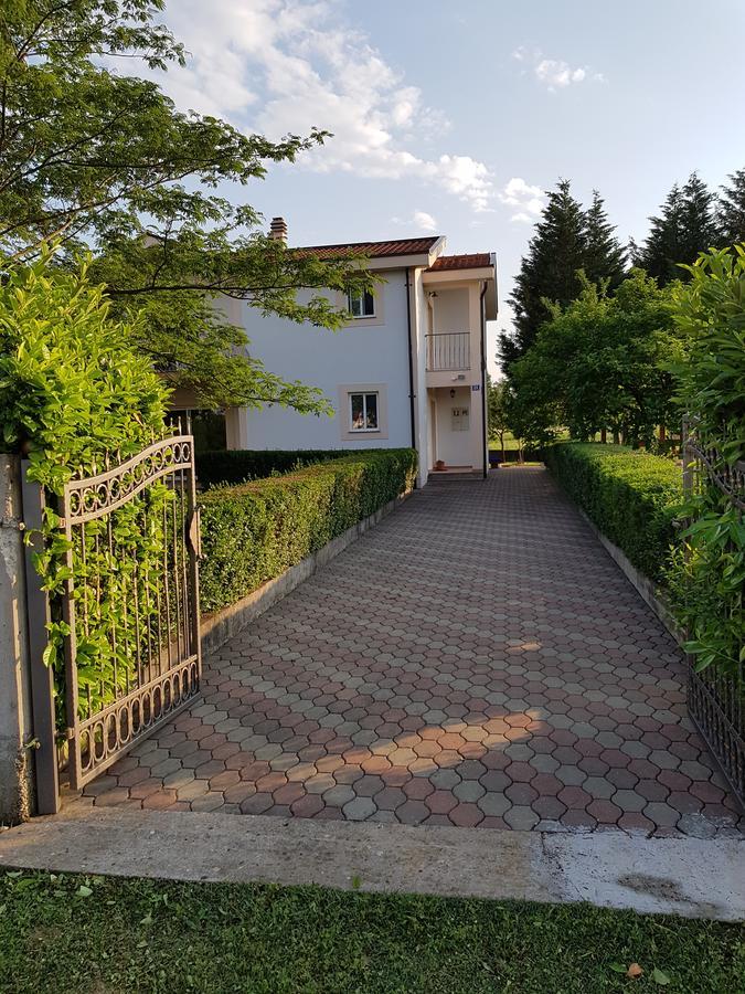 Guest House Kravica ยูบุสกี ภายนอก รูปภาพ